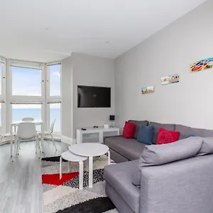  Apartment Beautiful Sea View Kingsize Bed Central One Bedroom Holiday Flat United Kingdom